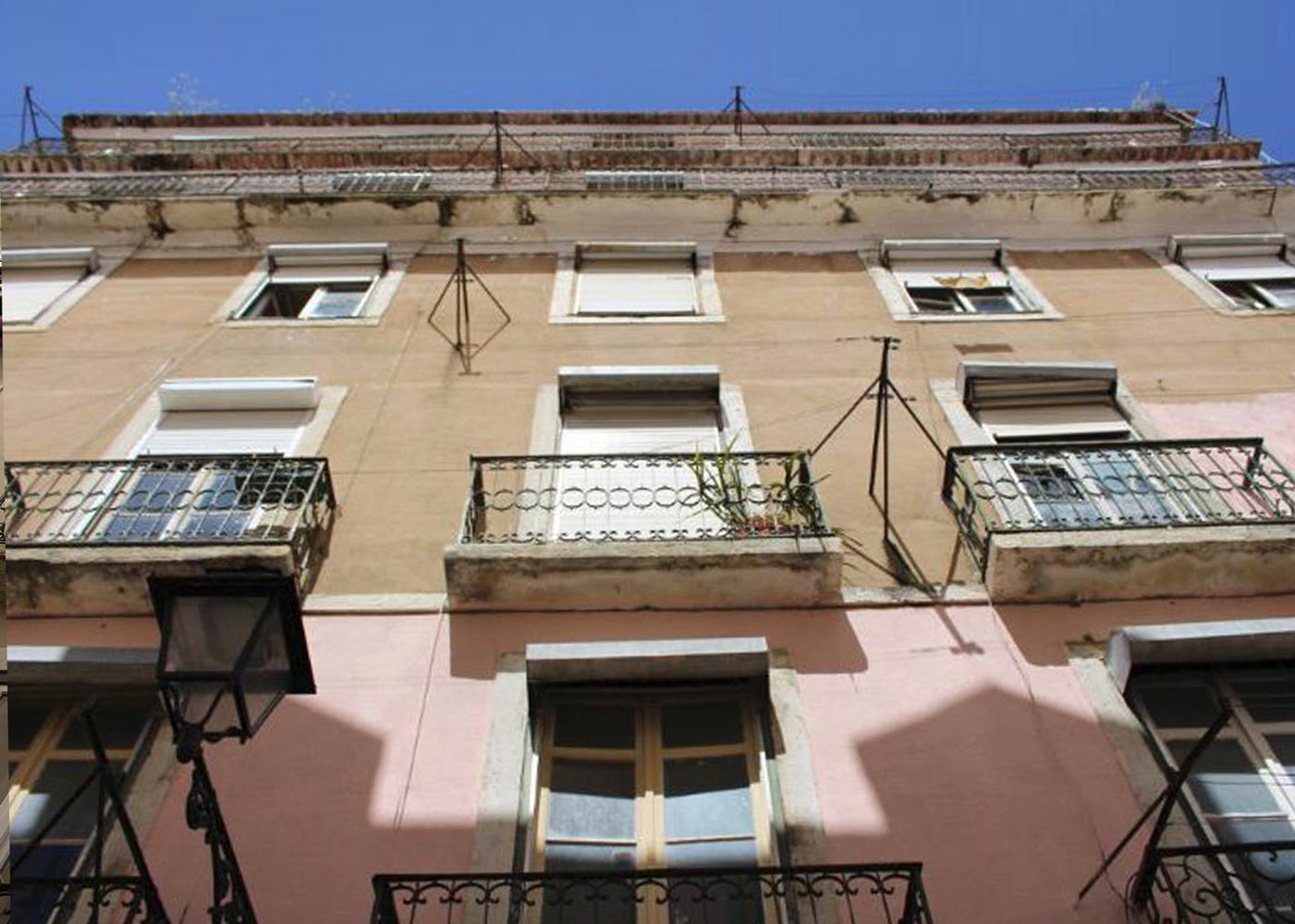 Rua dos Cordoeiros 30 Lisbon